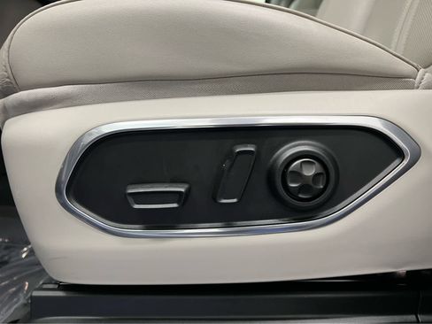 Used 2022 Jeep Wagoneer Series II w/ Premium Group I image 14