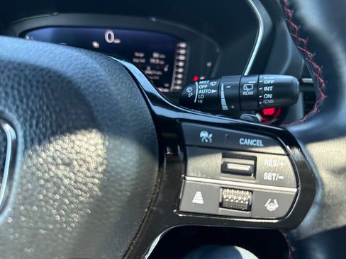Certified 2025 Honda Pilot Black Edition image 30
