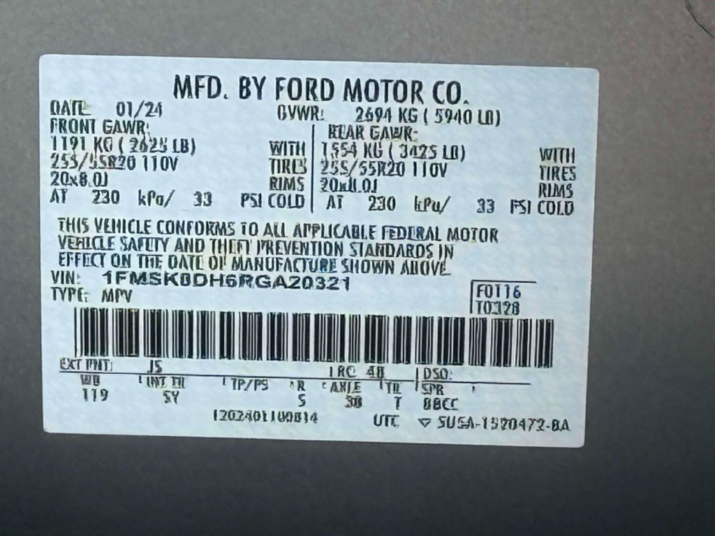 Used 2024 Ford Explorer XLT w/ Equipment Group 202A AWD/4WD image 18