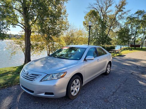 Used 2008 Toyota Camry LE FWD image 1