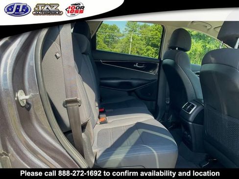 Used 2017 Kia Sorento LX image 13