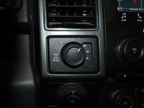 Used 2018 Ford F150 XLT w/ Equipment Group 302A Luxury AWD/4WD image 14
