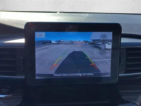 Used 2023 Ford Explorer Limited image 12