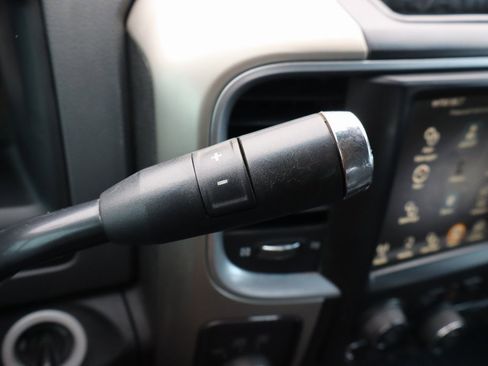 Used 2015 RAM 2500 SLT image 9