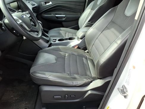 Used 2015 Ford Escape SE w/ SE Chrome Package image 14