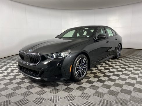 New 2026 BMW 530i xDrive w/ M Sport Package image 3