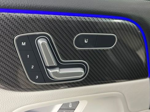 Used 2023 Mercedes-Benz GLB 250 image 24