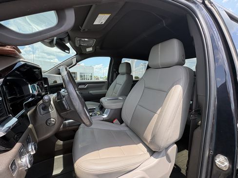 Used 2022 GMC Sierra 1500 SLT w/ SLT Convenience Package AWD/4WD image 8
