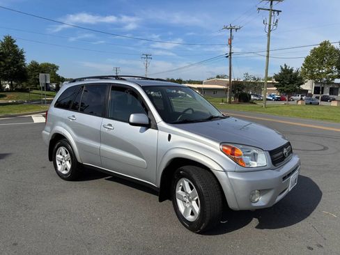 Used 2005 Toyota RAV4 4WD image 10