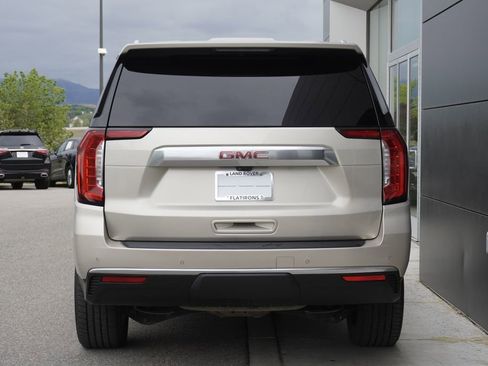 Used 2021 GMC Yukon XL Denali w/ Denali Premium Package AWD/4WD image 6