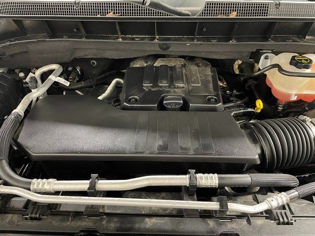 Used 2024 Chevrolet Silverado 1500 LT AWD/4WD image 23