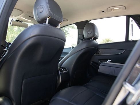Used 2021 Mercedes-Benz GLC 300 image 25
