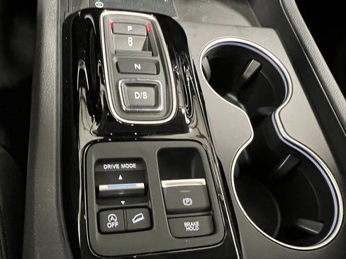 New 2025 Honda Pilot Touring image 25