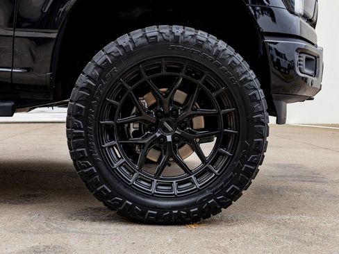 Used 2025 Ford F150 Lariat w/ Equipment Group 501A Mid image 12