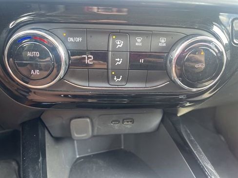 Certified 2025 Chevrolet Trax LT image 14