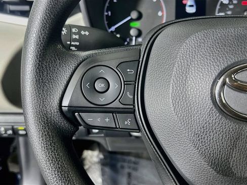 Used 2025 Toyota Corolla LE FWD image 17
