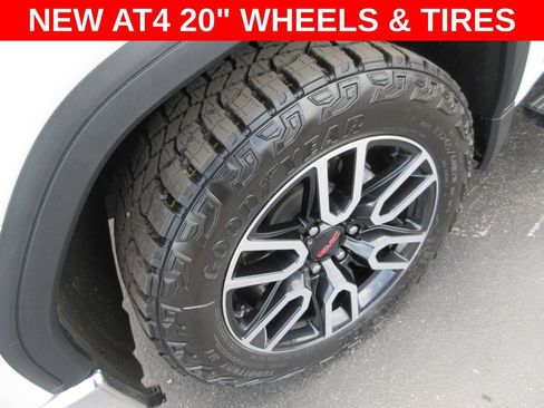 Used 2021 GMC Sierra 1500 SLE AWD/4WD image 2