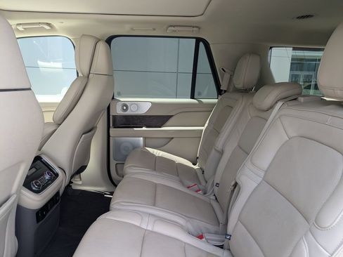 Used 2019 Lincoln Navigator L Reserve AWD/4WD image 15