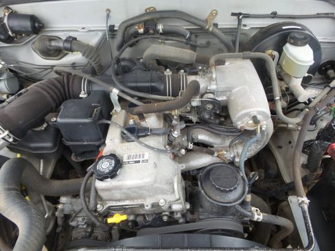 Used 2004 Toyota Tacoma XtraCab automatic SR5 image 44