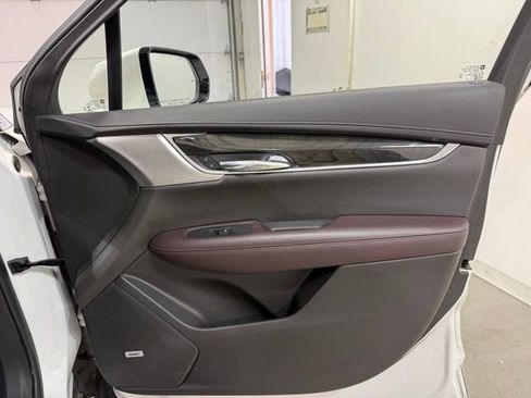 Used 2021 Cadillac XT6 Premium Luxury AWD/4WD image 29