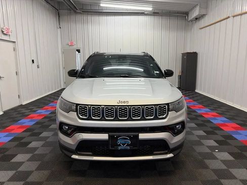 Used 2025 Jeep Compass Limited AWD/4WD image 7