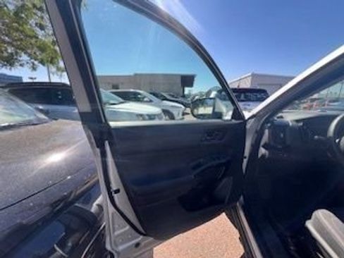 Used 2025 Nissan Pathfinder SV image 18