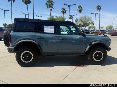 Used 2022 Ford Bronco Badlands image 8
