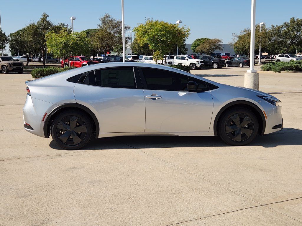 New 2027 Toyota Prius FWD image 4