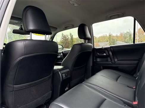 Used 2022 Toyota 4Runner TRD Off-Road Premium image 10