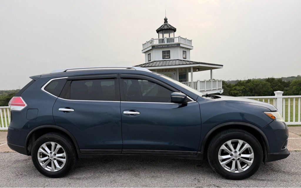 Used 2015 Nissan Rogue SV AWD/4WD image 4