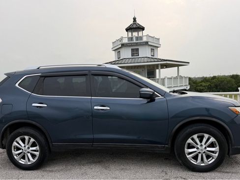 Used 2015 Nissan Rogue SV AWD/4WD image 4
