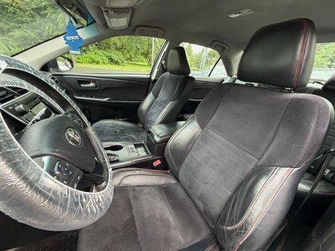 Used 2015 Toyota Camry XSE FWD image 23