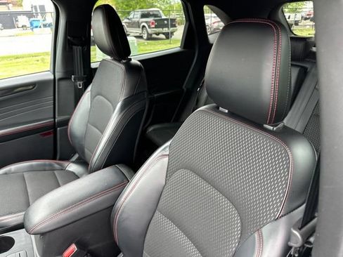 Used 2025 Ford Escape ST-Line Select AWD/4WD image 8