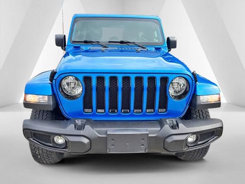 Used 2023 Jeep Wrangler Unlimited Sahara AWD/4WD image 2