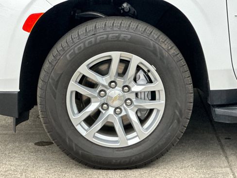 Used 2022 Chevrolet Tahoe LT w/ Luxury Package image 24