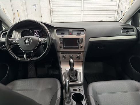 Used 2015 Volkswagen Golf TDI S FWD image 22