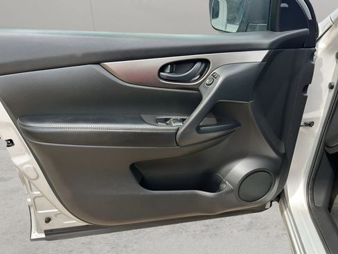Used 2020 Nissan Rogue Sport S FWD image 32