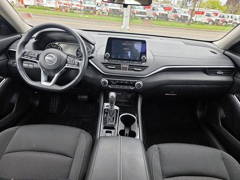 Used 2021 Nissan Altima 2.5 SV w/ SV Premium Package FWD image 4