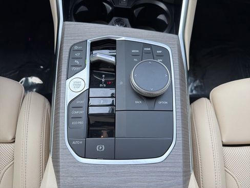 Used 2025 BMW 330i Sedan w/ Premium Package image 14