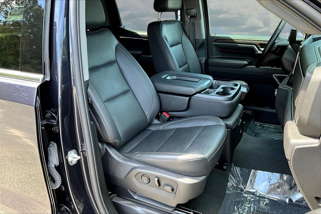 Used 2025 GMC Sierra 1500 SLT AWD/4WD image 32