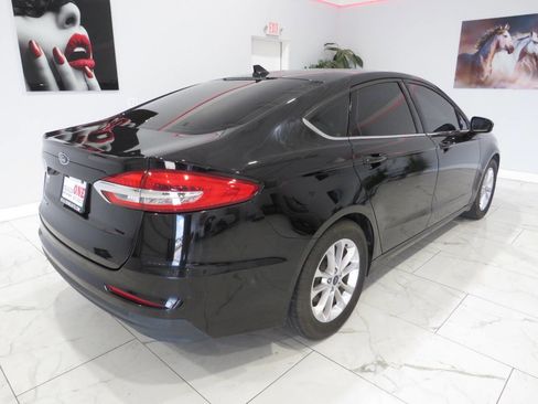 Used 2020 Ford Fusion SE FWD image 3