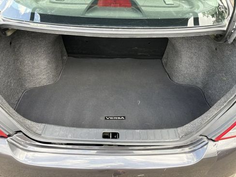 Used 2015 Nissan Versa S FWD image 10