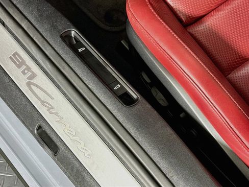Certified 2024 Porsche 911 Carrera RWD image 26