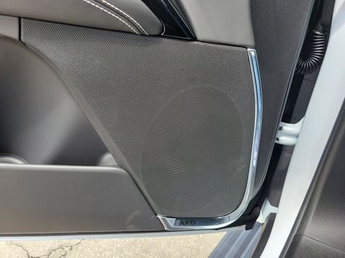 New 2026 Cadillac Escalade ESV Platinum Sport w/ LPO, ONYX Package image 18