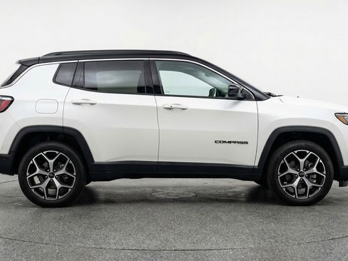 Used 2025 Jeep Compass Limited AWD/4WD image 11