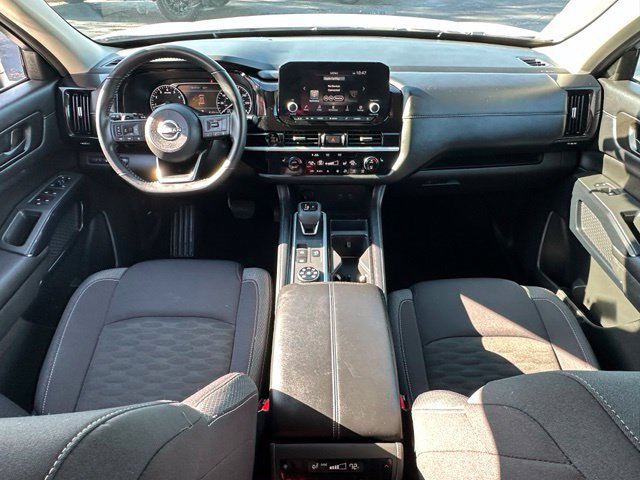 Used 2025 Nissan Pathfinder SV w/ Cargo Package AWD/4WD image 28