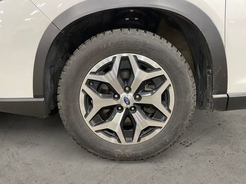 Used 2021 Subaru Forester Premium image 14