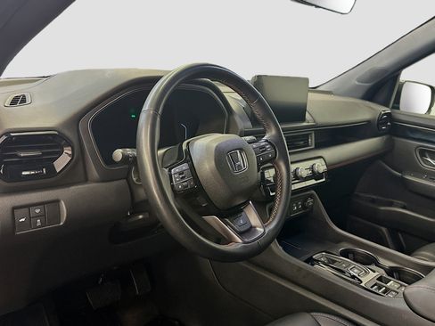Used 2025 Honda Pilot TrailSport image 18