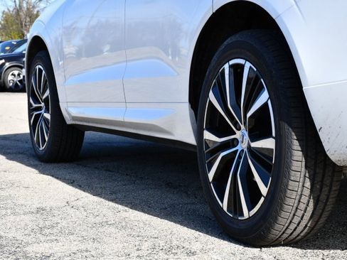 Certified 2025 Volvo XC60 B5 Plus w/ Climate Package image 9