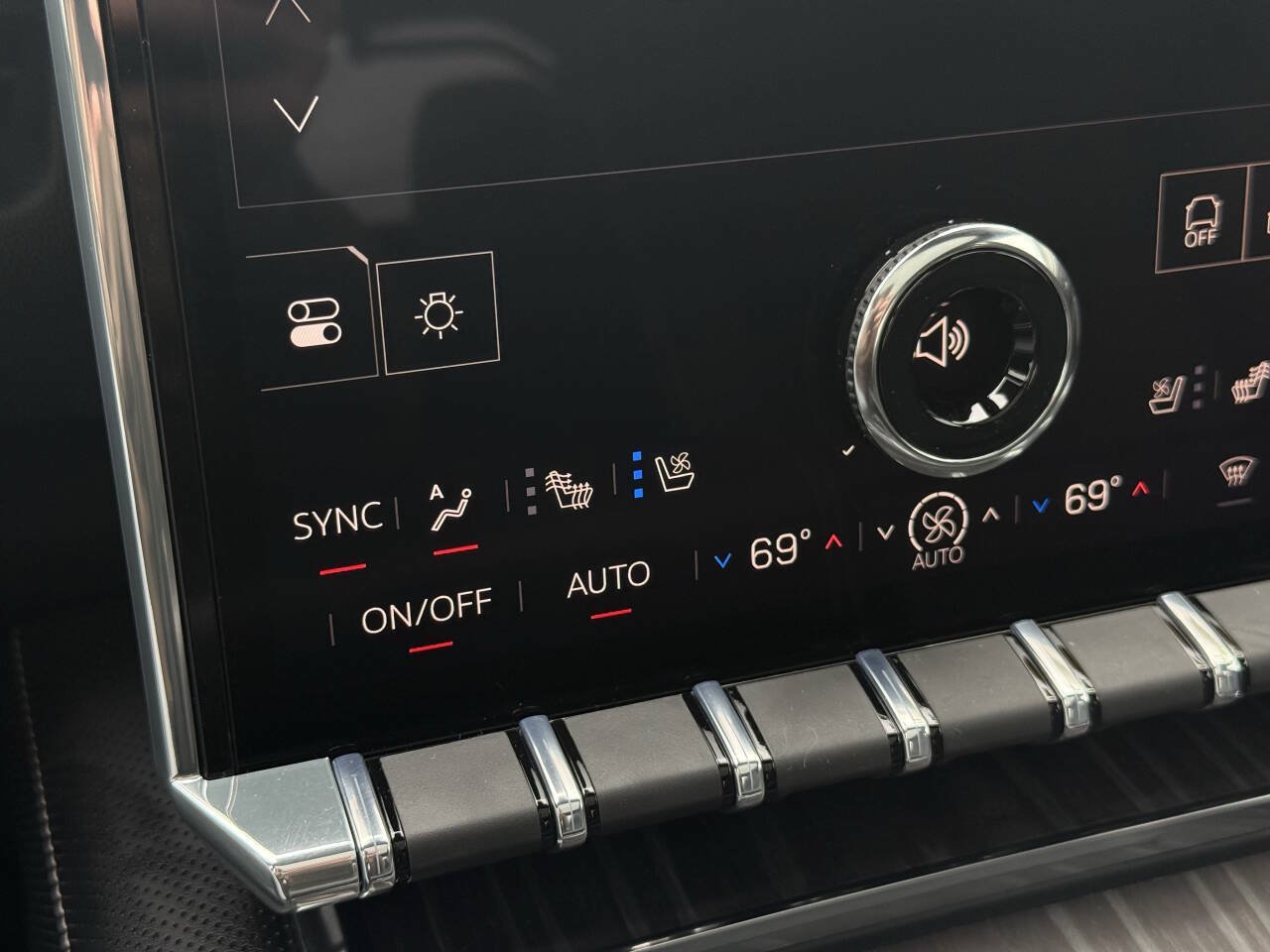 Used 2025 GMC Sierra EV Denali AWD/4WD image 29